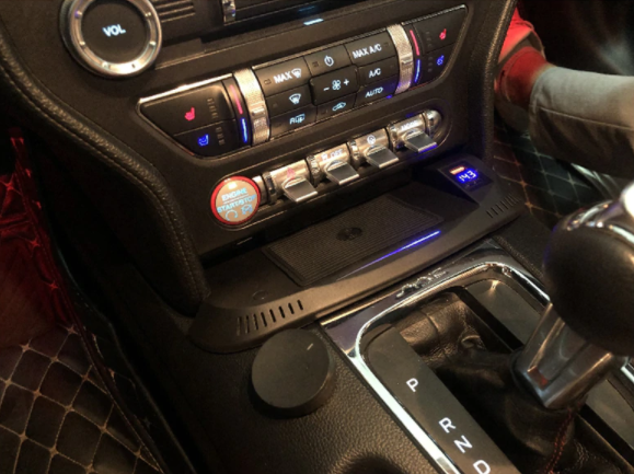 Ford Mustang 2015 - 2020 Wireless Charging System