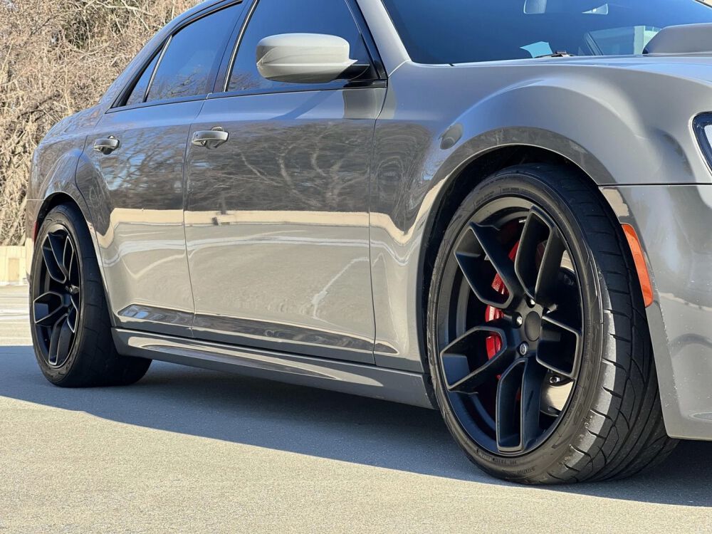 big_side-skirts-chrysler-300-2012-2023-jgdattack-4